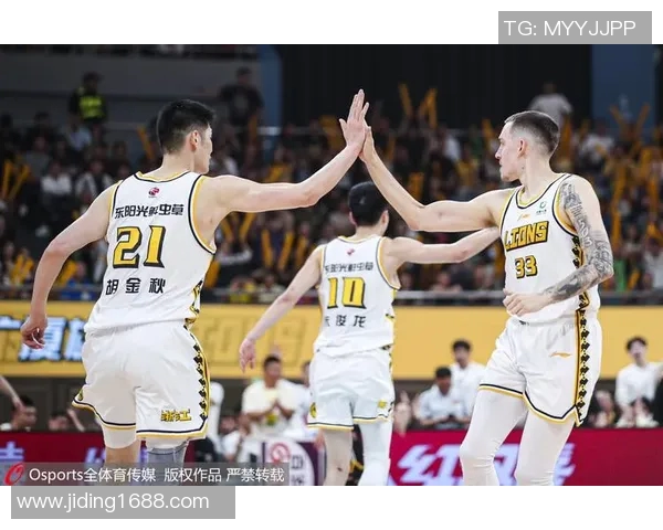 浙江东阳光签下新外援，备战季后赛，迈向冠军之路